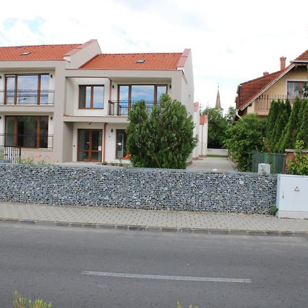 Mara Apartman Buek Esterno foto