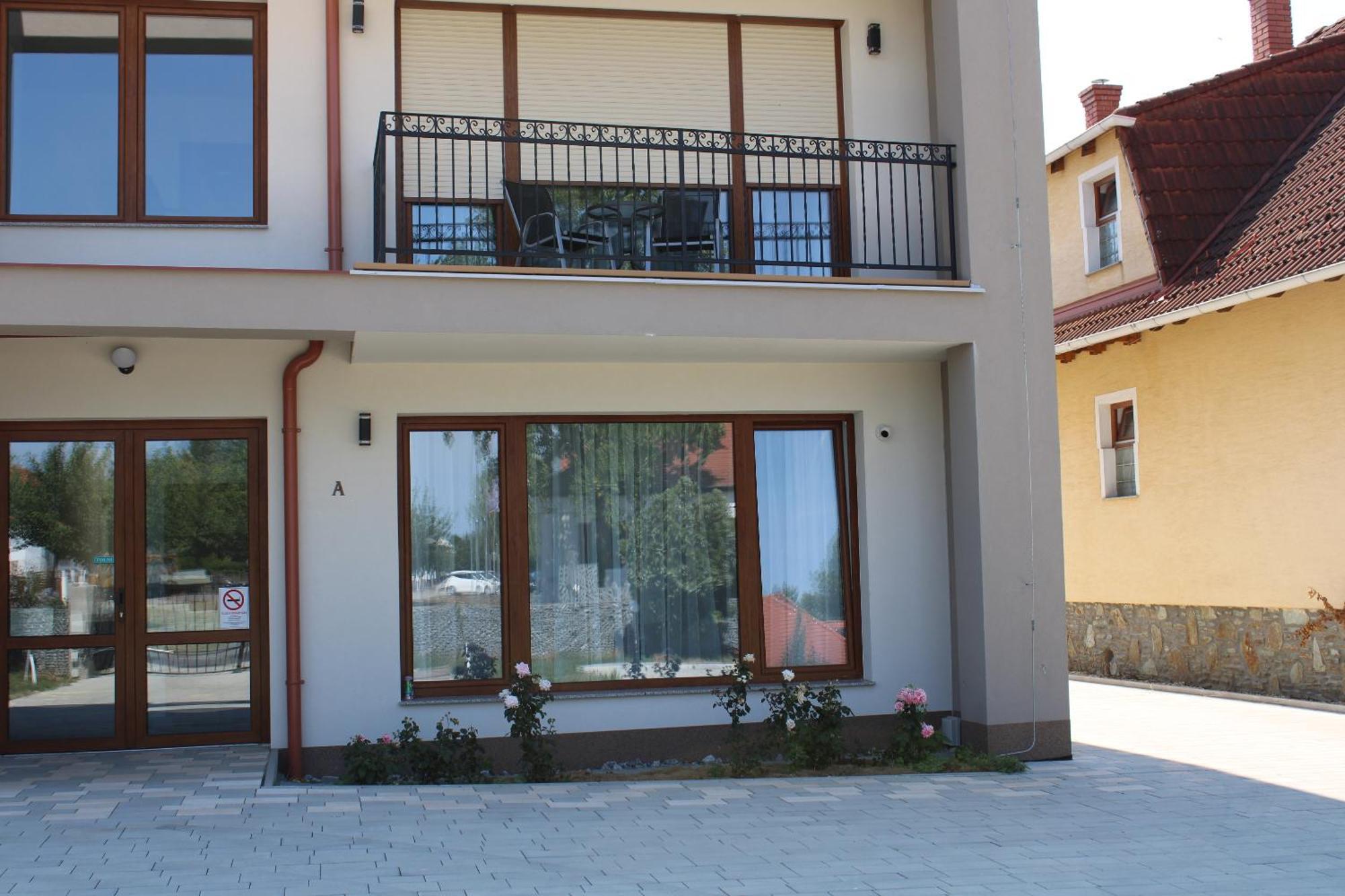 Mara Apartman Buek Esterno foto