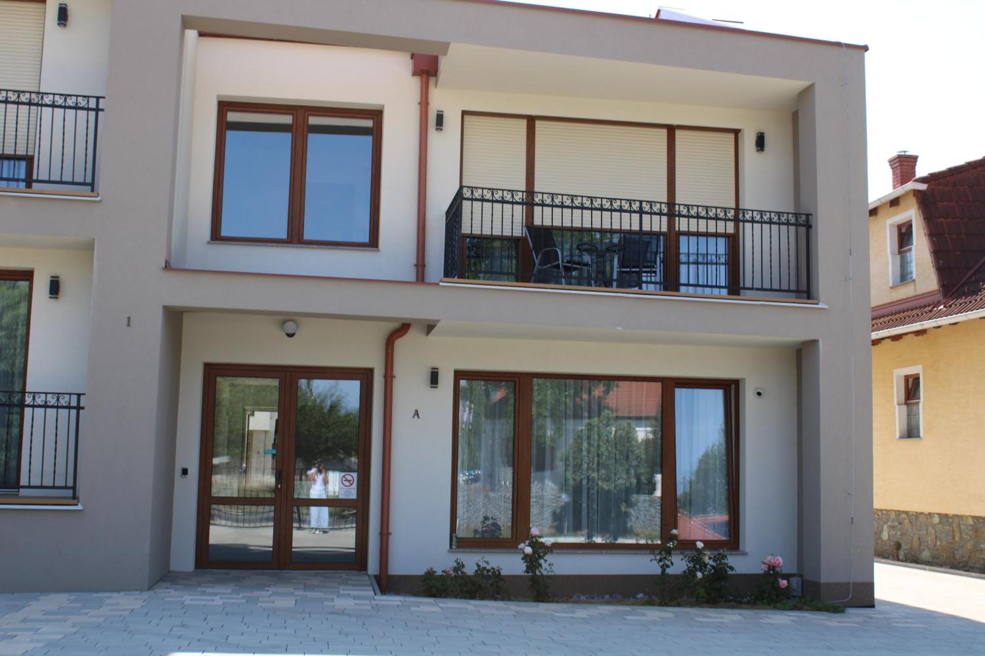 Mara Apartman Buek Esterno foto