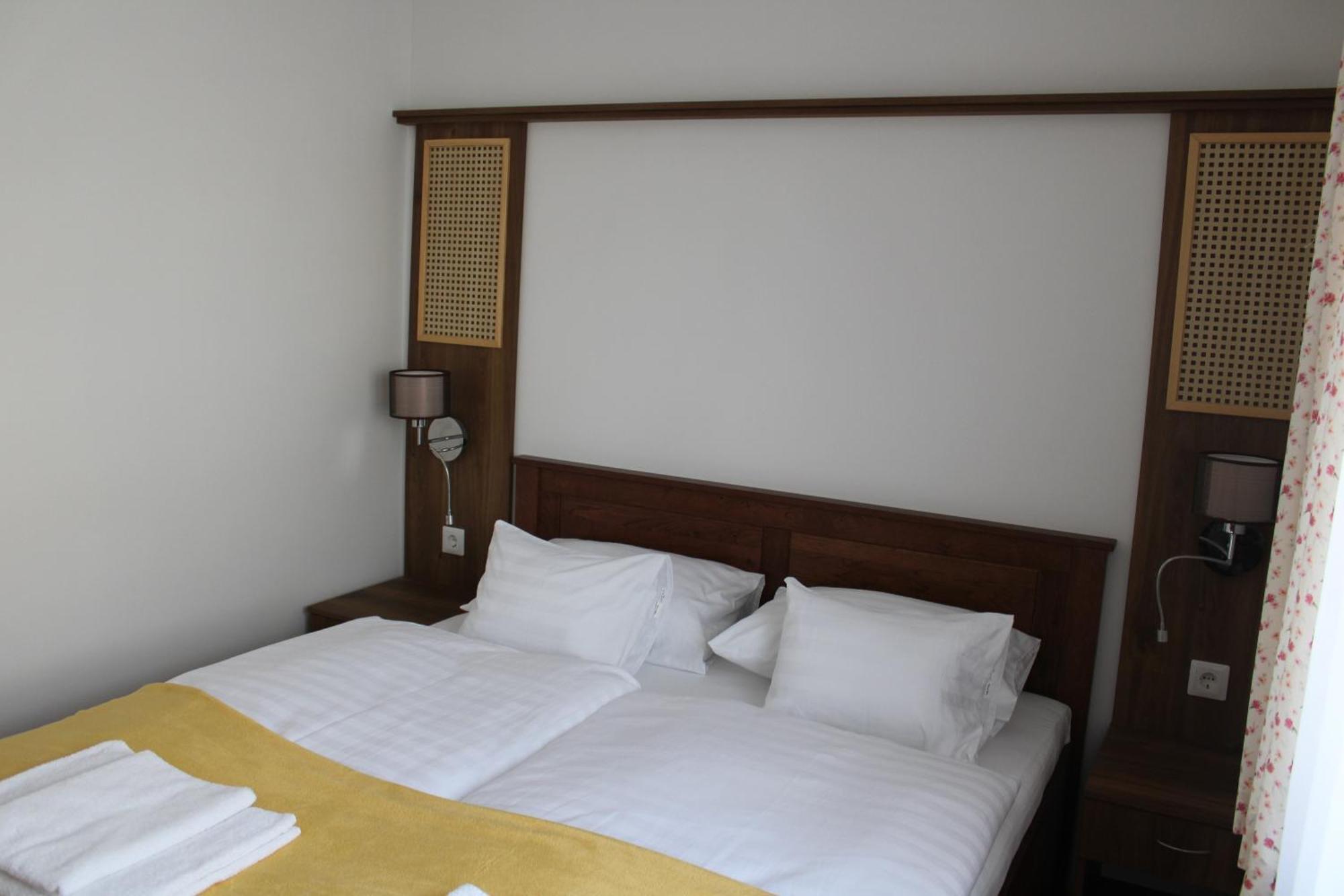 Mara Apartman Buek Esterno foto